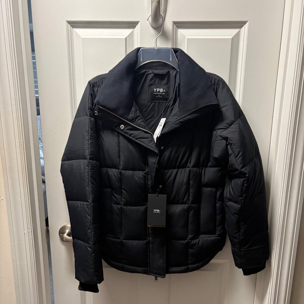 Abercrombie and Fitch YPB On The Go Iconic Puffer Jacket Size XS NWT